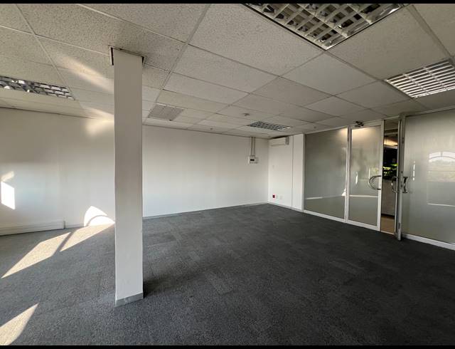 57M² OFFICE TO LET IN HYDE PARK